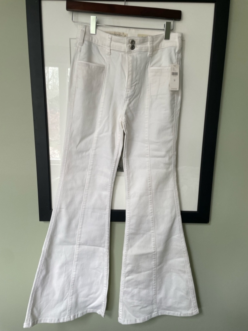 NWT- New Anthropologie Pilcro Women's White Flared Jeans - front seams- Sz 2 US